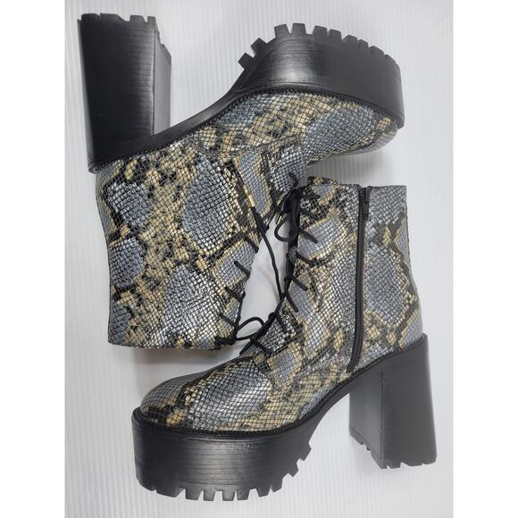 NWOT Free People Platform Combat Snakeskin High Point Boots Womens EUR 40‎ 9/9.5 - Picture 1 of 10